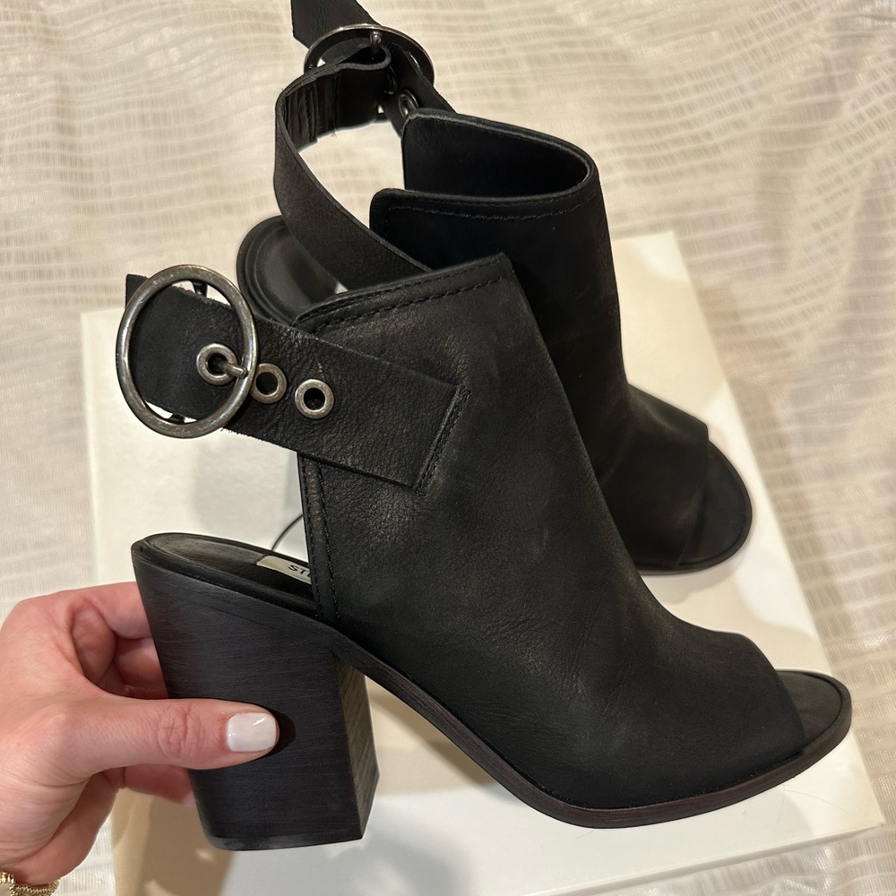 Steve Madden Black Heeled Open Toe Shoes